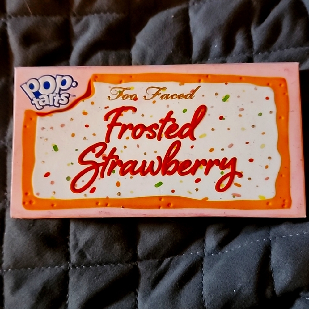 Too Faced Pop Tarts Pallet/ Frosted Strawberry